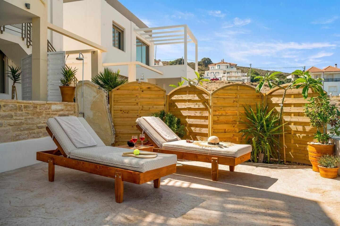Ammokrinos Luxury Homes,150M From The Beach Kalamaki  Exteriör bild